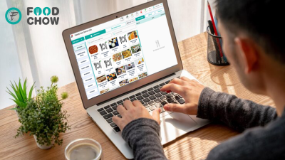 Entrepreneur working from home in UK with FoodChow Partner Program Entrepreneur working from home in UK with FoodChow Partner Program